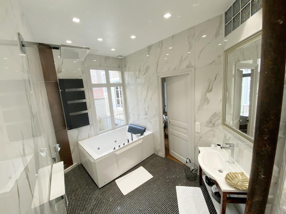 Le Clovis Suites Spa Sauna Reims Kültér fotó